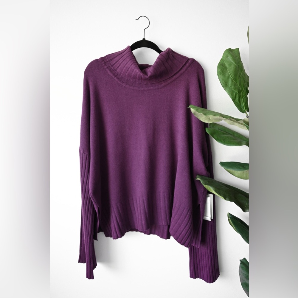 Evolution by Cyrus Sweater NWT